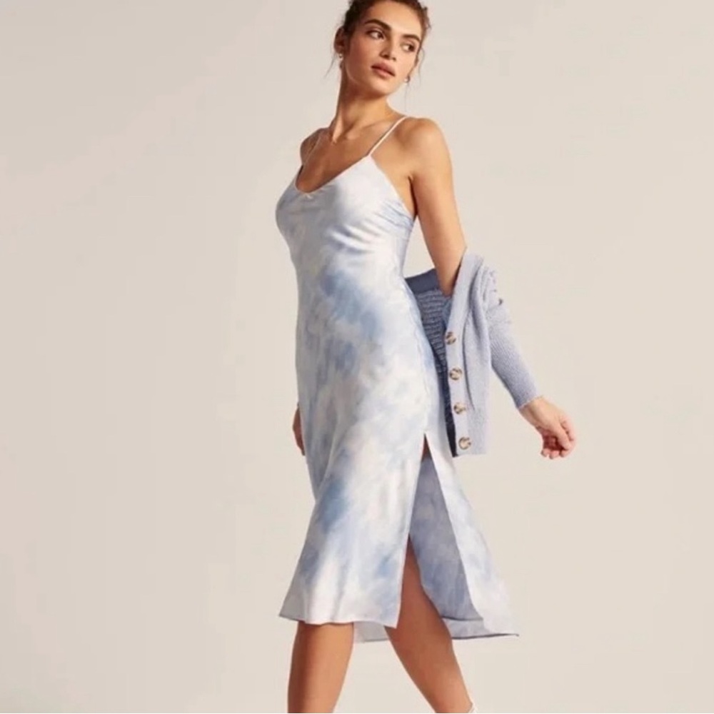 Abercrombie Blue/White Tie-Dye Cloud Satin Slip Midi Dress, Size Medium